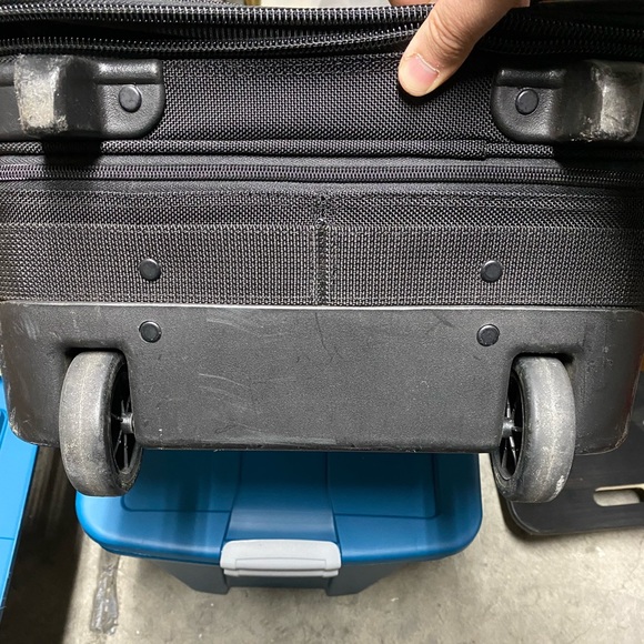 Briggs & Riley Carry On Suitcase - Picture 5 of 10